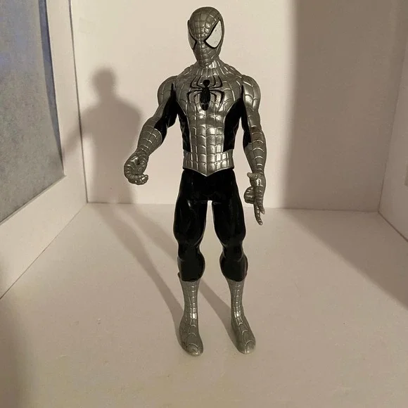 Hasbro Toys Hasbro Marvel Legends Spiderman Gray Titan Hero